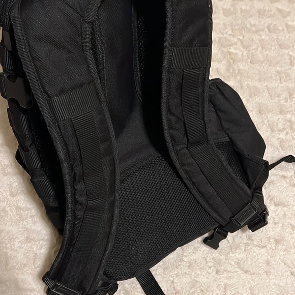 Backpack - Picture 5 of 6